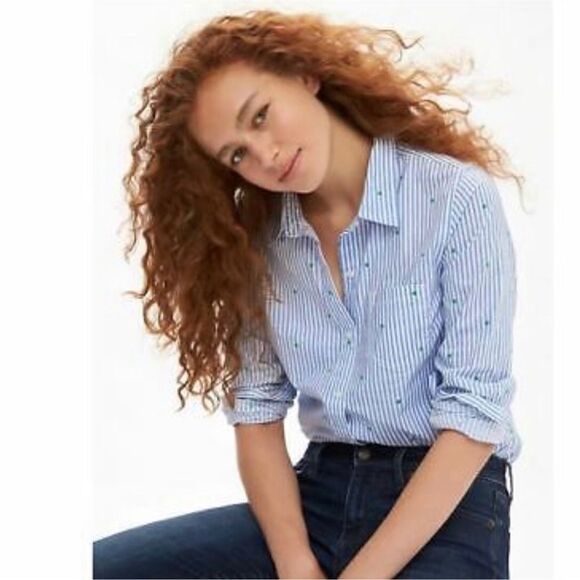 GAP M White Red Vertical Stripes Blue Swiss Dot Americana Fitted Boyfriend Shirt - Picture 12 of 14